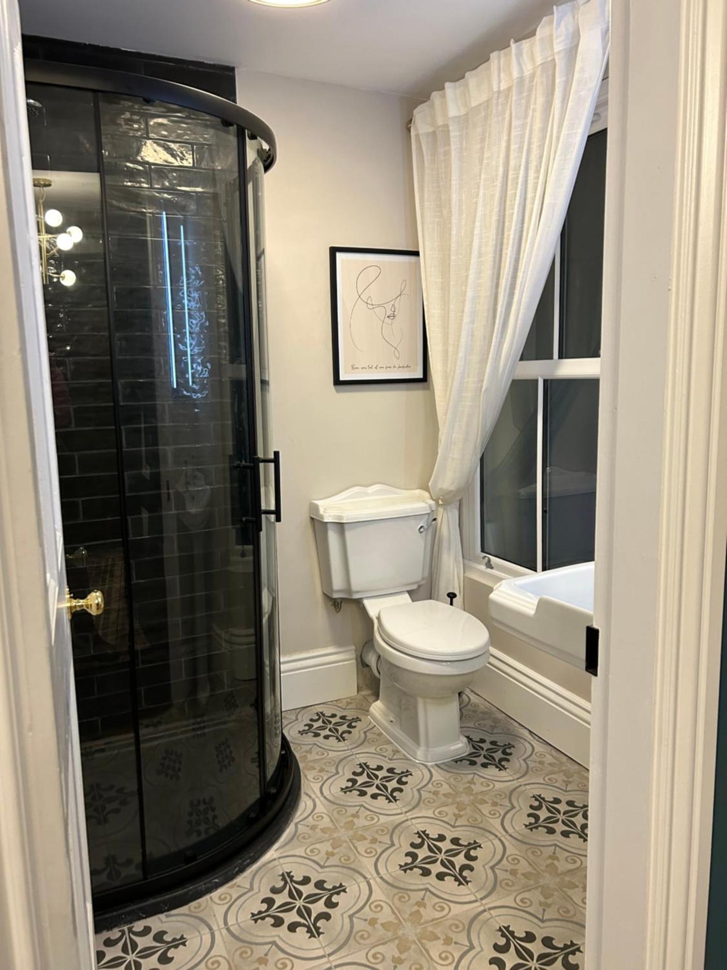 דירות קורק Patrick Street Townhouse מראה חיצוני תמונה