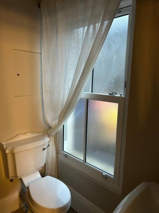 דירות קורק Patrick Street Townhouse מראה חיצוני תמונה