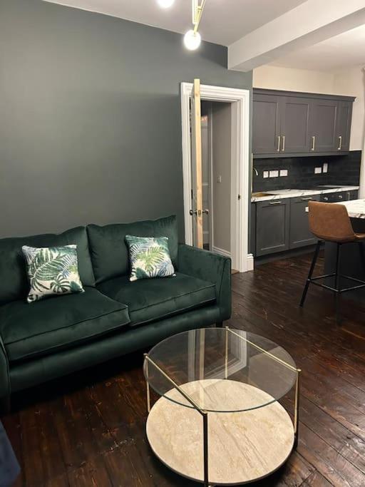דירות קורק Patrick Street Townhouse מראה חיצוני תמונה