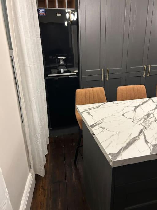 דירות קורק Patrick Street Townhouse מראה חיצוני תמונה