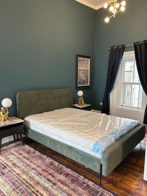 דירות קורק Patrick Street Townhouse מראה חיצוני תמונה