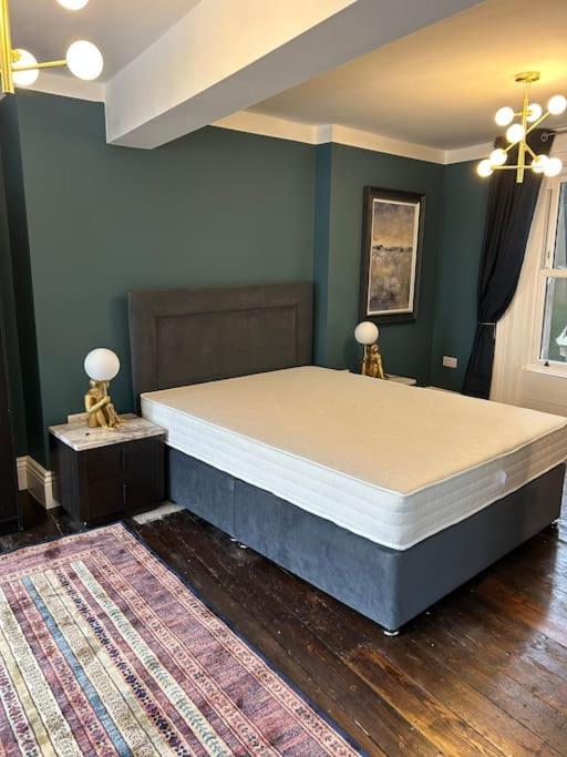 דירות קורק Patrick Street Townhouse מראה חיצוני תמונה