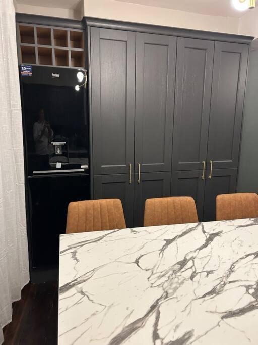 דירות קורק Patrick Street Townhouse מראה חיצוני תמונה