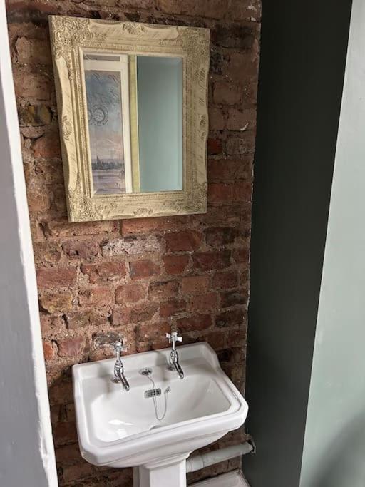 דירות קורק Patrick Street Townhouse מראה חיצוני תמונה